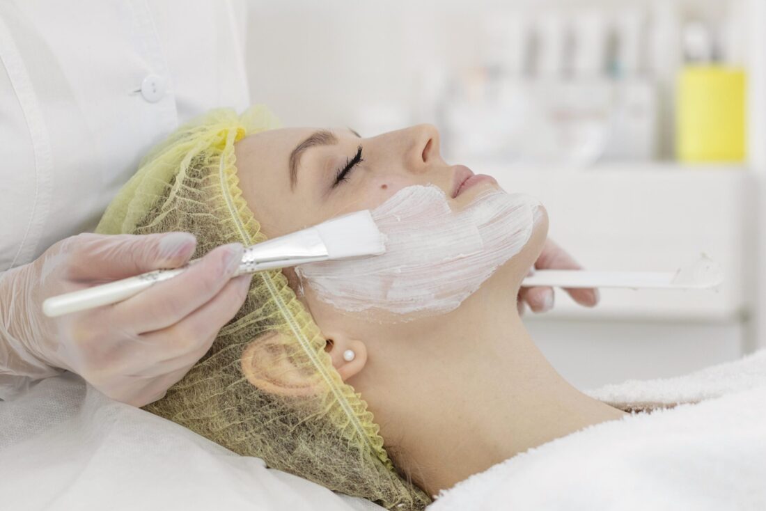 woman-beauty-clinic-face-treatment